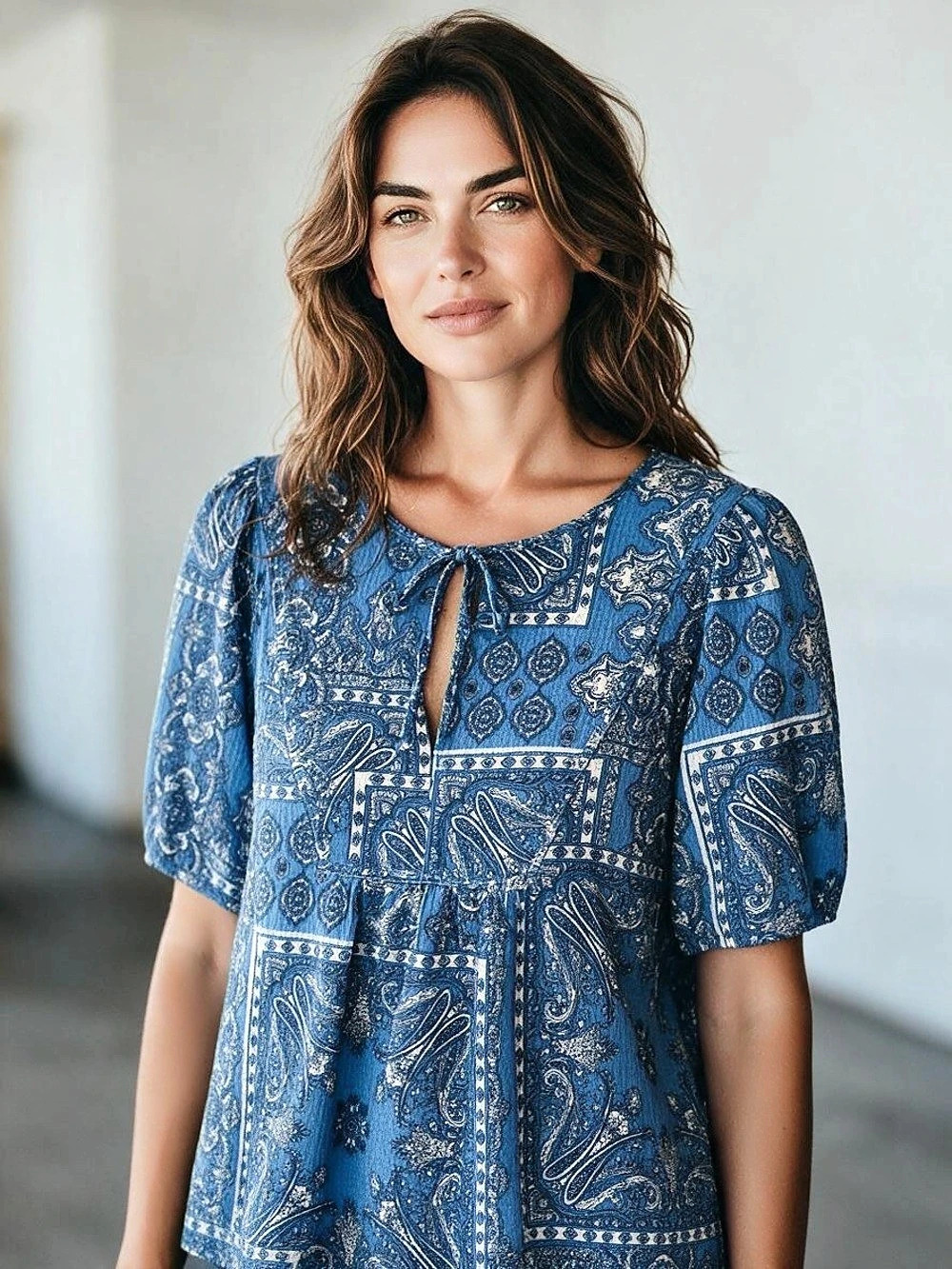 LOFT Paisley Blouse in Blue & White Size XL Like New
